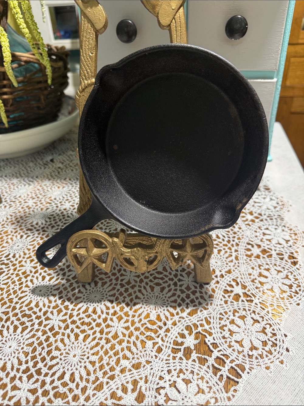 Mini unmarked Black Cast Iron Skillet - Home Kitchen
